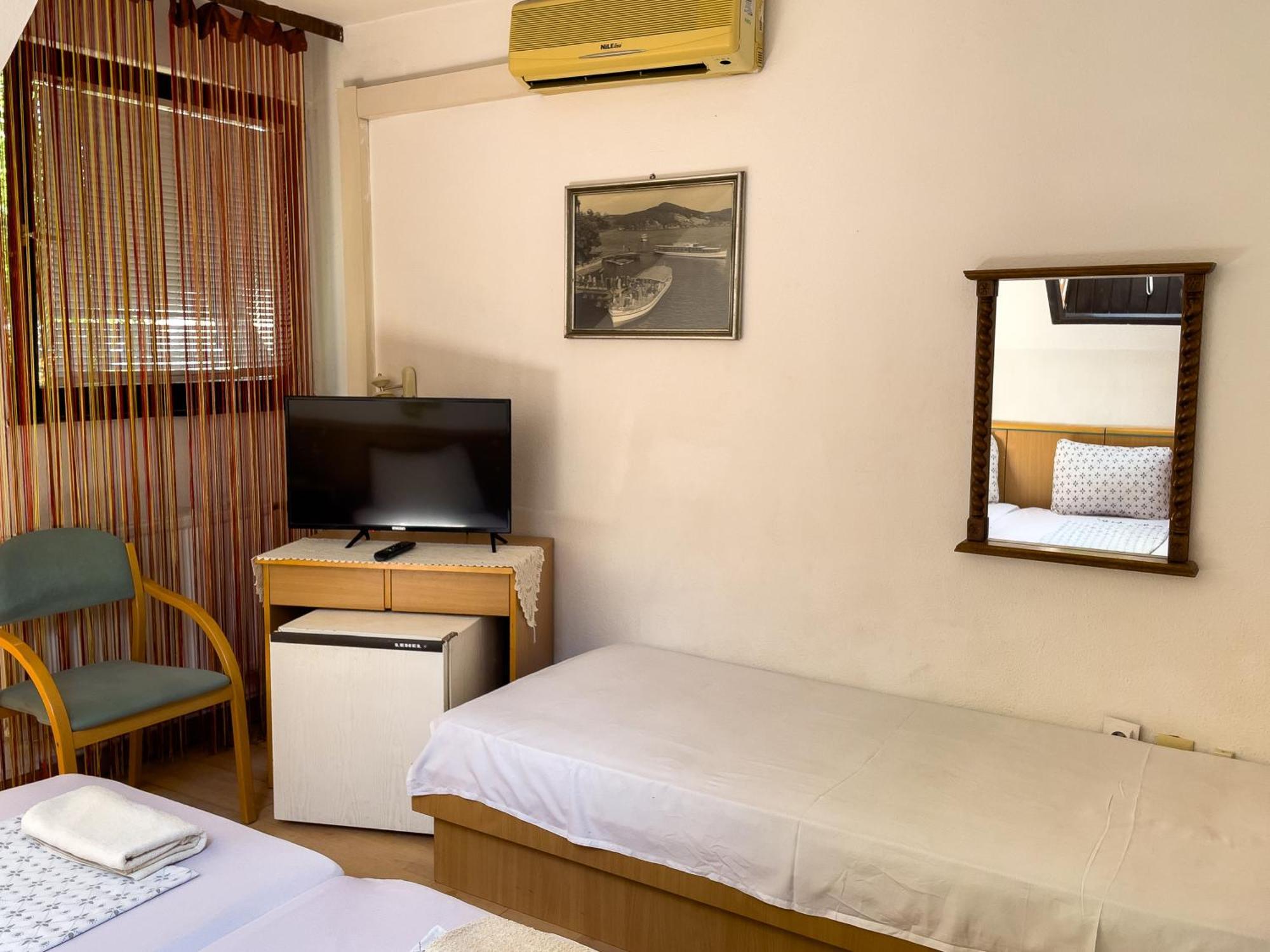 Pestujhely Panzio-Etterem Hotell Budapest Exteriör bild