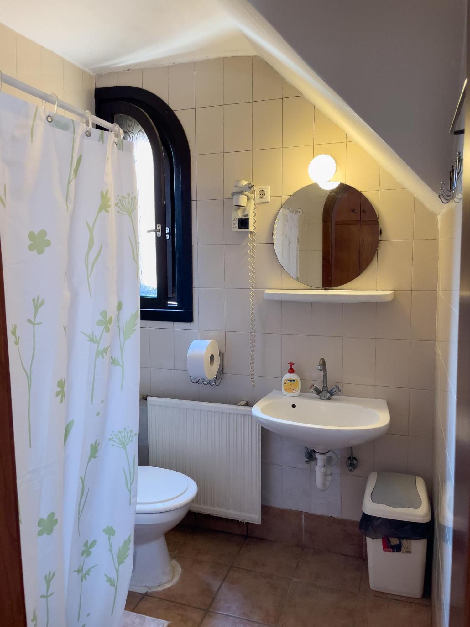Pestujhely Panzio-Etterem Hotell Budapest Exteriör bild